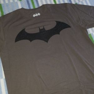 Batman Vs Superman Batman Gray Logo T-Shirt